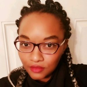 Meet your Posher, April